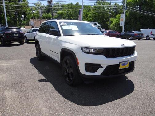 2022 Jeep Grand Cherokee Altitude
