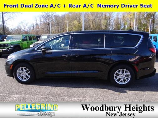 2023 Chrysler Pacifica Touring-L