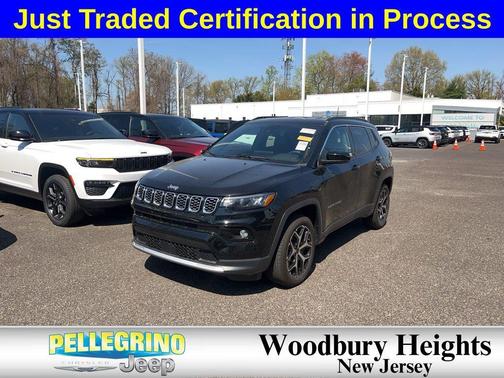 Diamond Black Crystal Pearlcoat 2025 Jeep Compass Limited