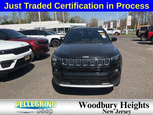 Diamond Black Crystal Pearlcoat 2025 Jeep Compass Limited
