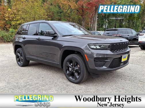 2025 Jeep Grand Cherokee Laredo