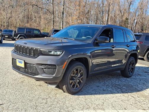 2025 Jeep Grand Cherokee Laredo