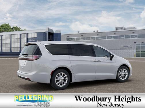 Bright White Clearcoat 2026 Chrysler Pacifica Limited