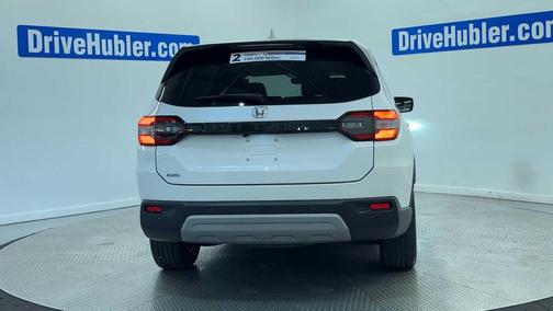 Platinum White Pearl 2023 Honda Pilot AWD EX-L 7 Passenger