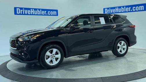 Midnight Black Metallic 2025 Toyota Highlander LE