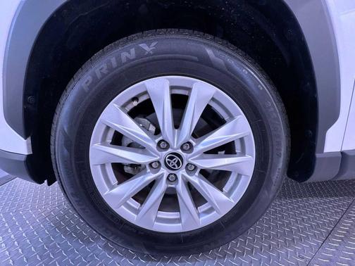 Wind Chill Pearl 2022 Toyota Corolla Cross LE