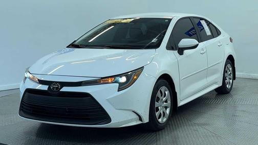 Ice Cap 2025 Toyota Corolla LE