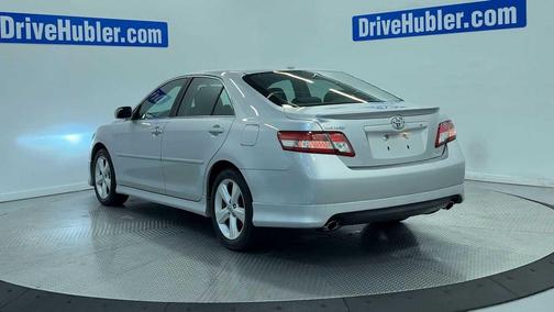 Classic Silver Metallic 2011 Toyota Camry SE
