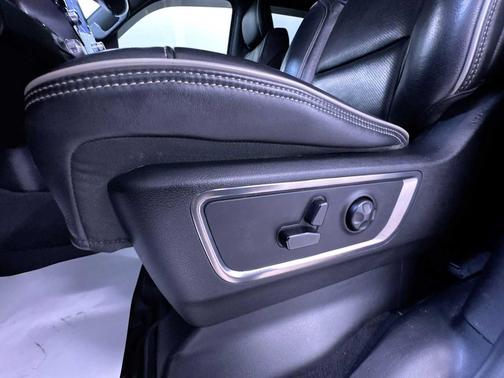 Granite Crystal Metallic Clearcoat 2019 RAM 1500 Limited