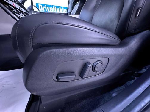 Deep Chroma Blue 2023 Kia Carnival LX