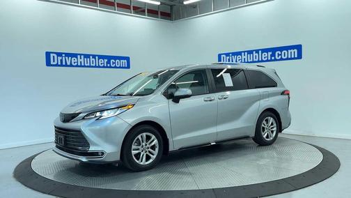 Celestial Silver Metallic 2023 Toyota Sienna Limited