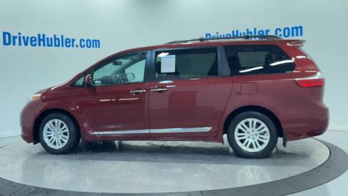 2017 Toyota Sienna XLE