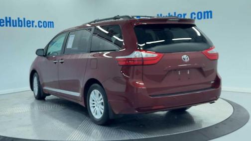 2017 Toyota Sienna XLE