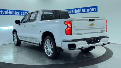 Crystal White Tricoat 2025 Chevrolet Silverado 1500 High Country