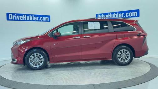 2022 Toyota Sienna XLE