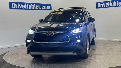 2023 Toyota Highlander Platinum