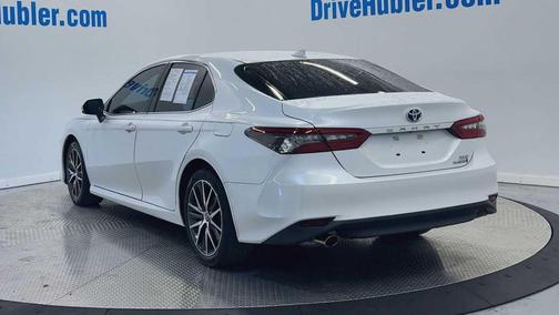 2022 Toyota Camry Hybrid XLE