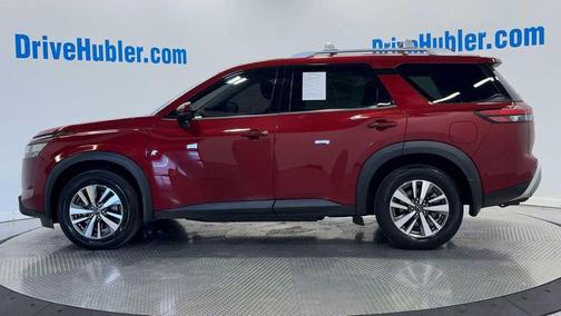 2023 Nissan Pathfinder SL 4WD