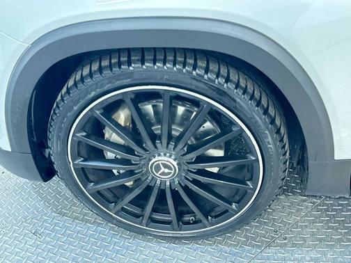 Iridium Silver Metallic 2022 Mercedes-Benz AMG GLB 35 4MATIC
