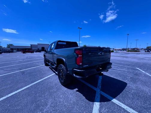 Cypress Gray 2026 Chevrolet Silverado 2500 Crew Cab, Standard Bed, XR2, 4WD