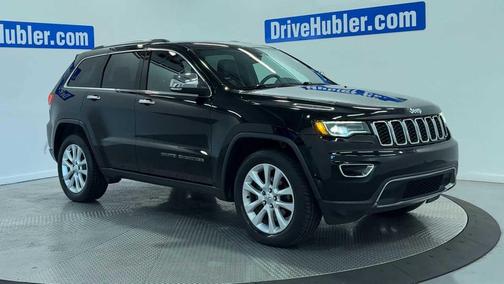 Diamond Black Crystal Pearlcoat 2017 Jeep Grand Cherokee Limited