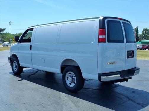 Summit White 2026 Chevrolet Express 2500 Work Van