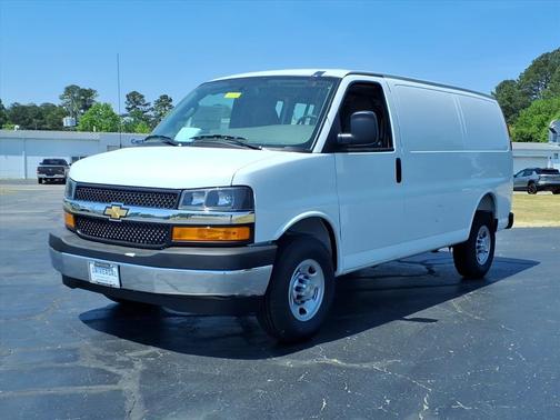 Summit White 2026 Chevrolet Express 2500 Work Van