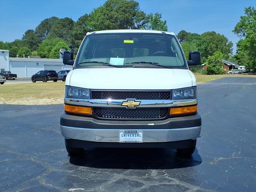 Summit White 2026 Chevrolet Express 2500 Work Van