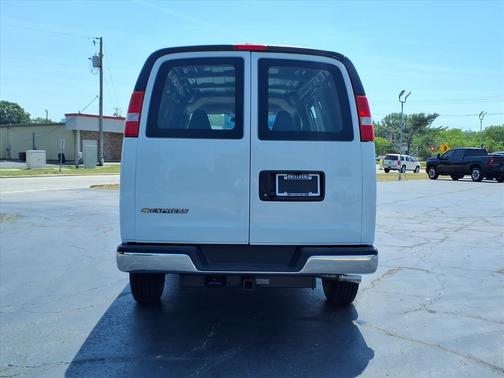 Summit White 2026 Chevrolet Express 2500 Work Van