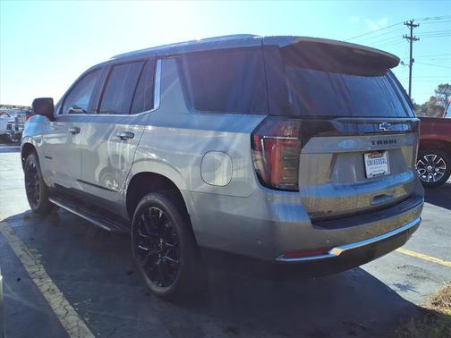 2025 Chevrolet Tahoe LS