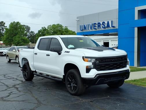 Summit White 2026 Chevrolet Silverado 1500 Custom Trail Boss