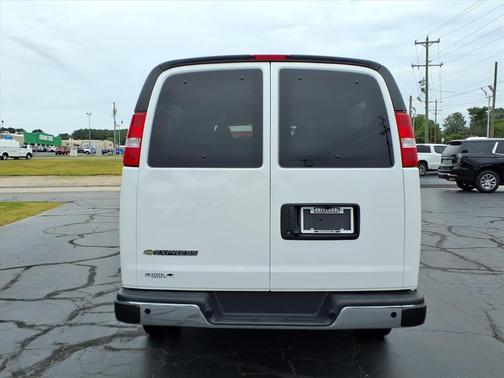 Summit White 2025 Chevrolet Express 3500 RWD 3500 Extended Wheelbase LT