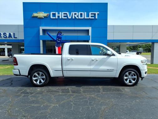 Ivory White Tri-Coat Pearlcoat 2019 RAM 1500 Limited
