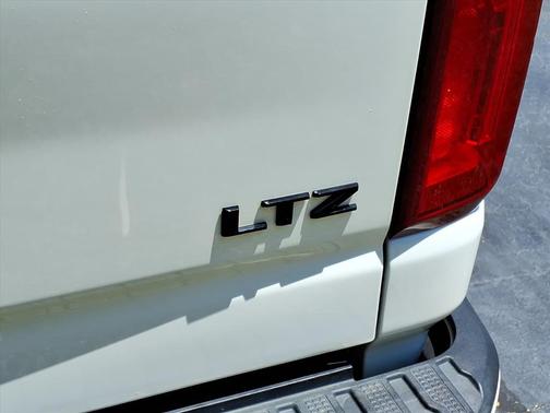 Summit White 2023 Chevrolet Silverado 2500 LTZ