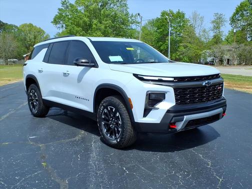 Polar White Tricoat 2026 Chevrolet Traverse AWD Z71