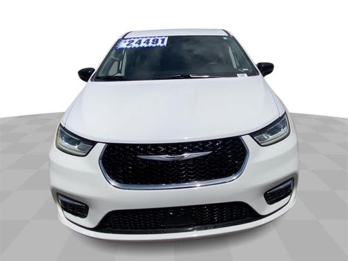 2024 Chrysler Pacifica Touring-L