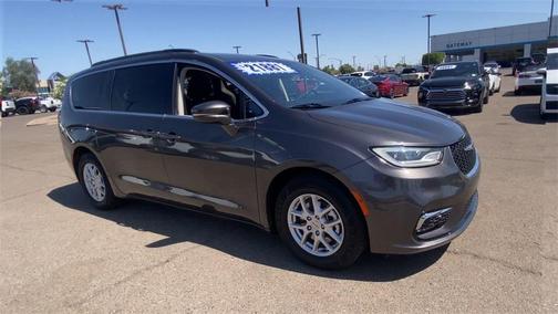 2022 Chrysler Pacifica Touring-L