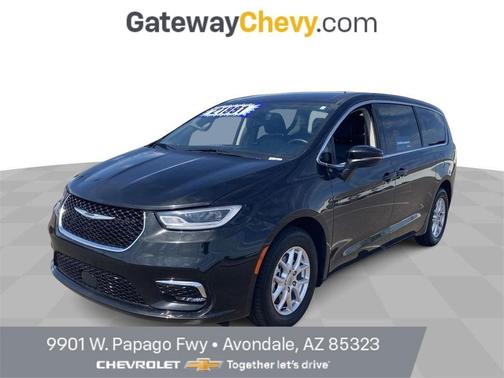 2023 Chrysler Pacifica Touring-L