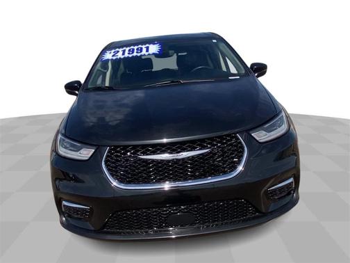 2023 Chrysler Pacifica Touring-L