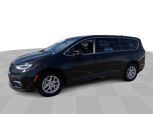 2023 Chrysler Pacifica Touring-L