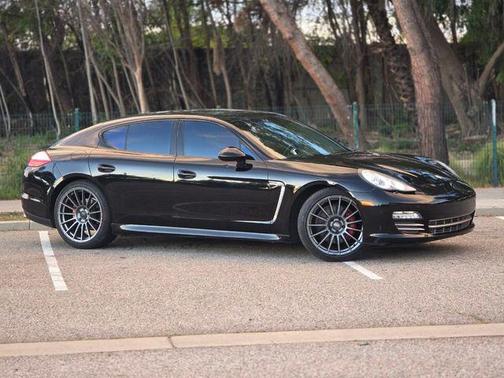 2013 Porsche Panamera 4