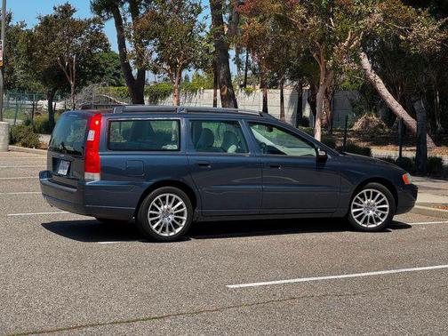 Barents Blue Metallic 2007 Volvo V70 2.4