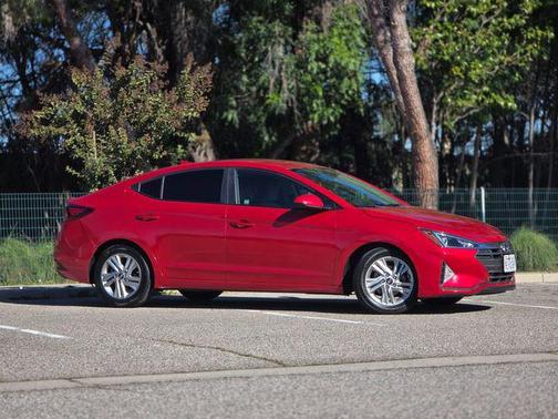 2020 Hyundai ELANTRA SEL