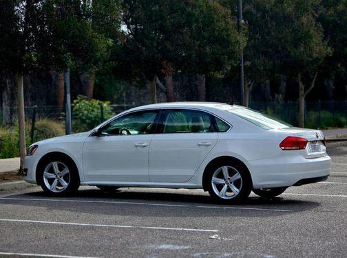 2014 Volkswagen Passat 1.8T Auto SE