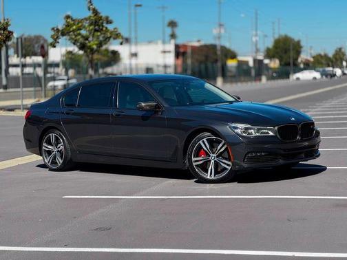 Gray 2017 BMW 750 i