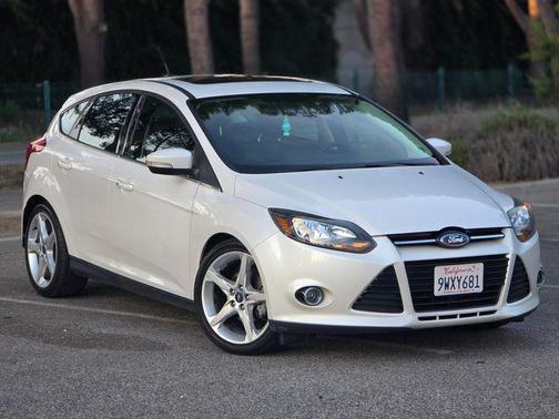 White Platinum Metallic Tri-Coat 2012 Ford Focus Titanium