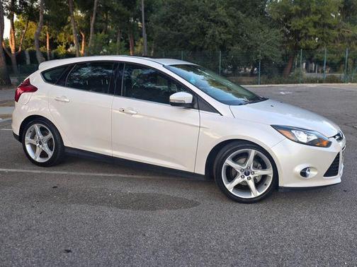 White Platinum Metallic Tri-Coat 2012 Ford Focus Titanium