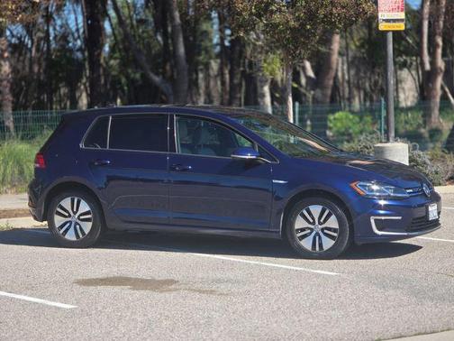 2017 Volkswagen e-Golf SEL Premium