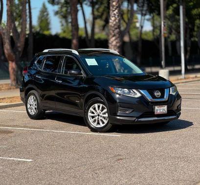 Black 2018 Nissan Rogue SV
