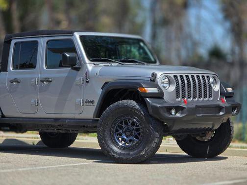 Billet Silver Metallic Clearcoat 2020 Jeep Gladiator Sport S